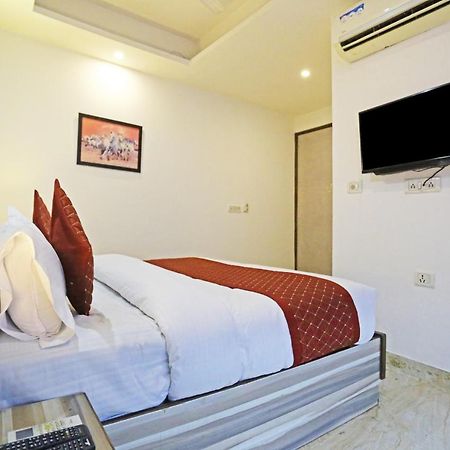 Hotel The Best Near Delhi Airport Új-Delhi Kültér fotó