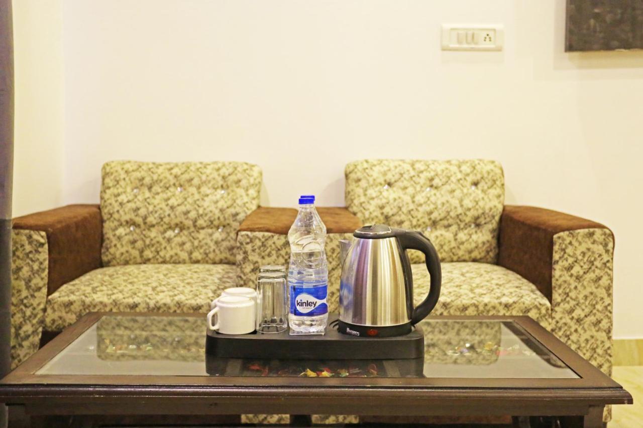 Hotel The Best Near Delhi Airport Új-Delhi Kültér fotó